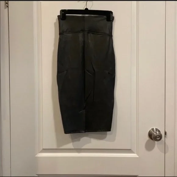 Spanx Faux Leather Pencil Skirt - Picture 5 of 5